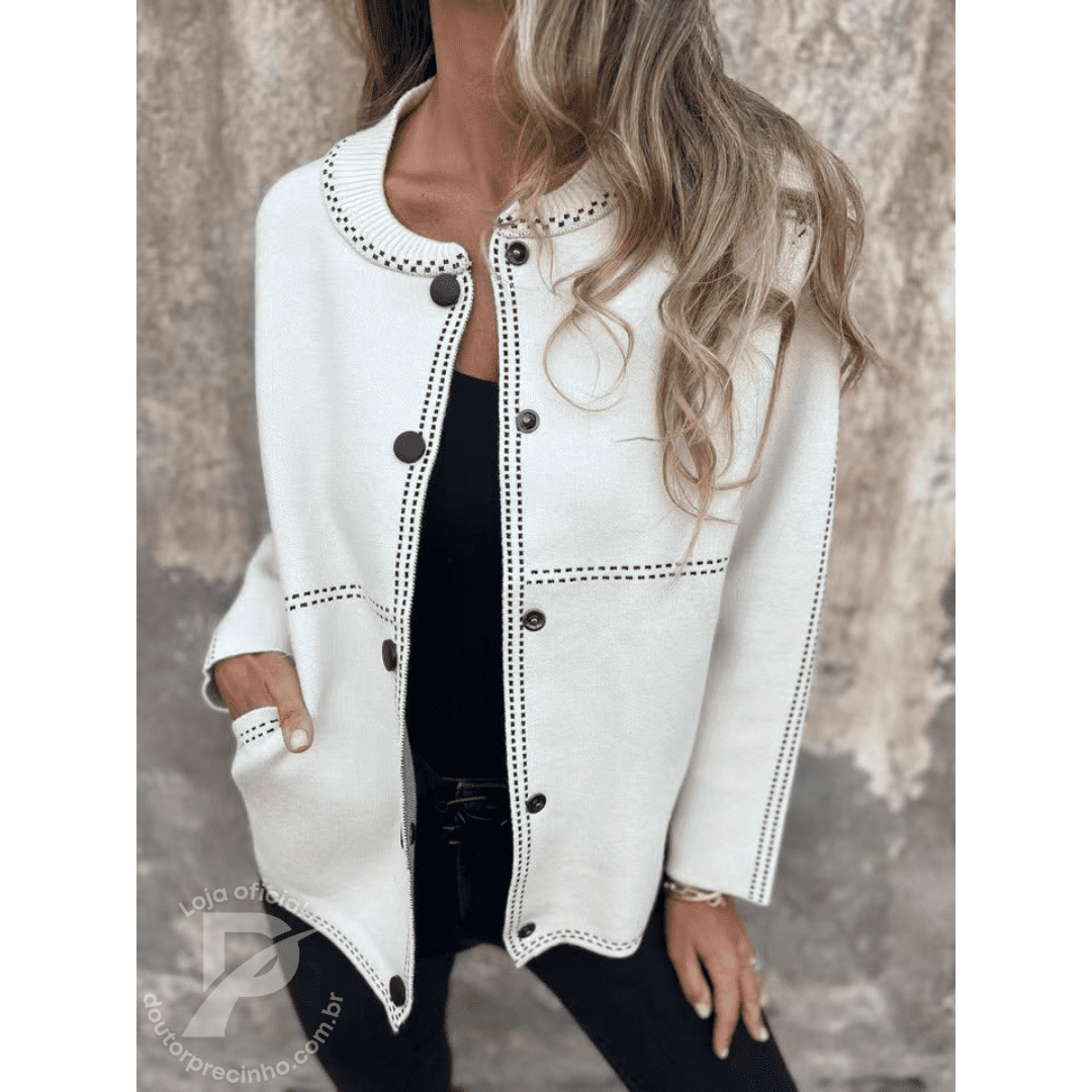 Casaco Feminino Branco com Bordado Contrastante e Botões – Modelo Ariella