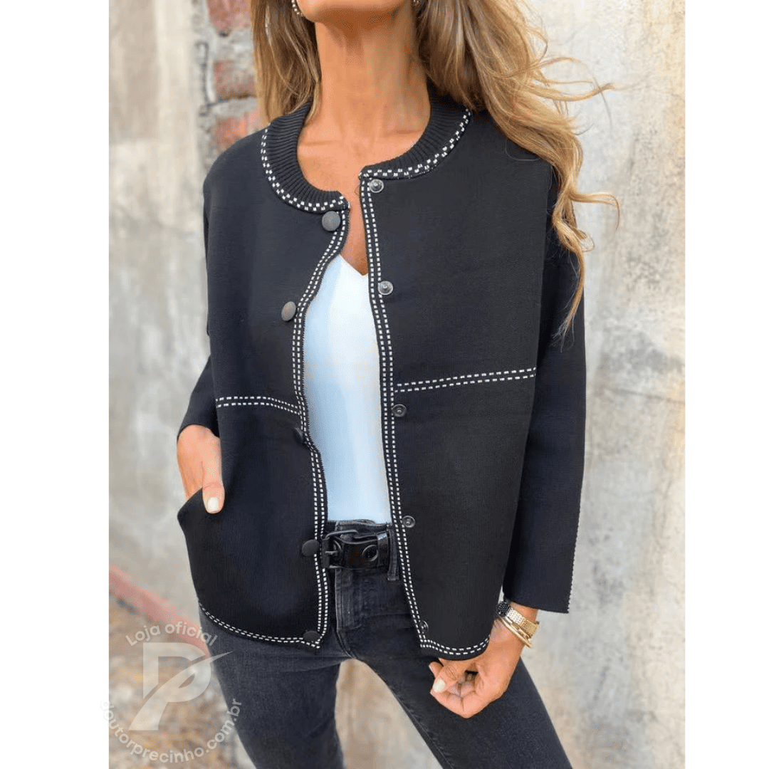 Casaco Feminino Branco com Bordado Contrastante e Botões – Modelo Ariella