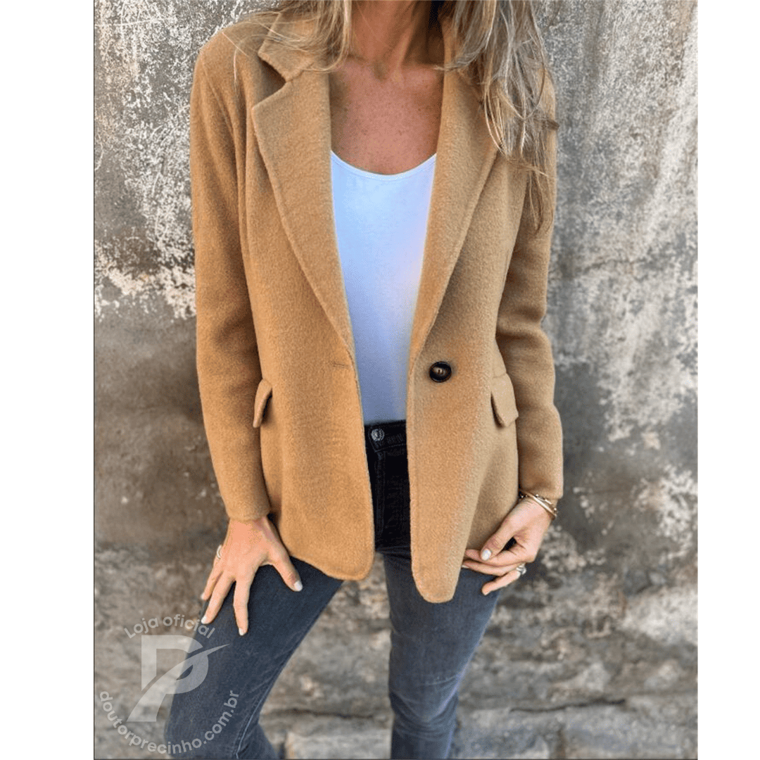 Blazer Feminino Elegante com Corte Acinturado e Lapela Clássica – Modelo Tarsila