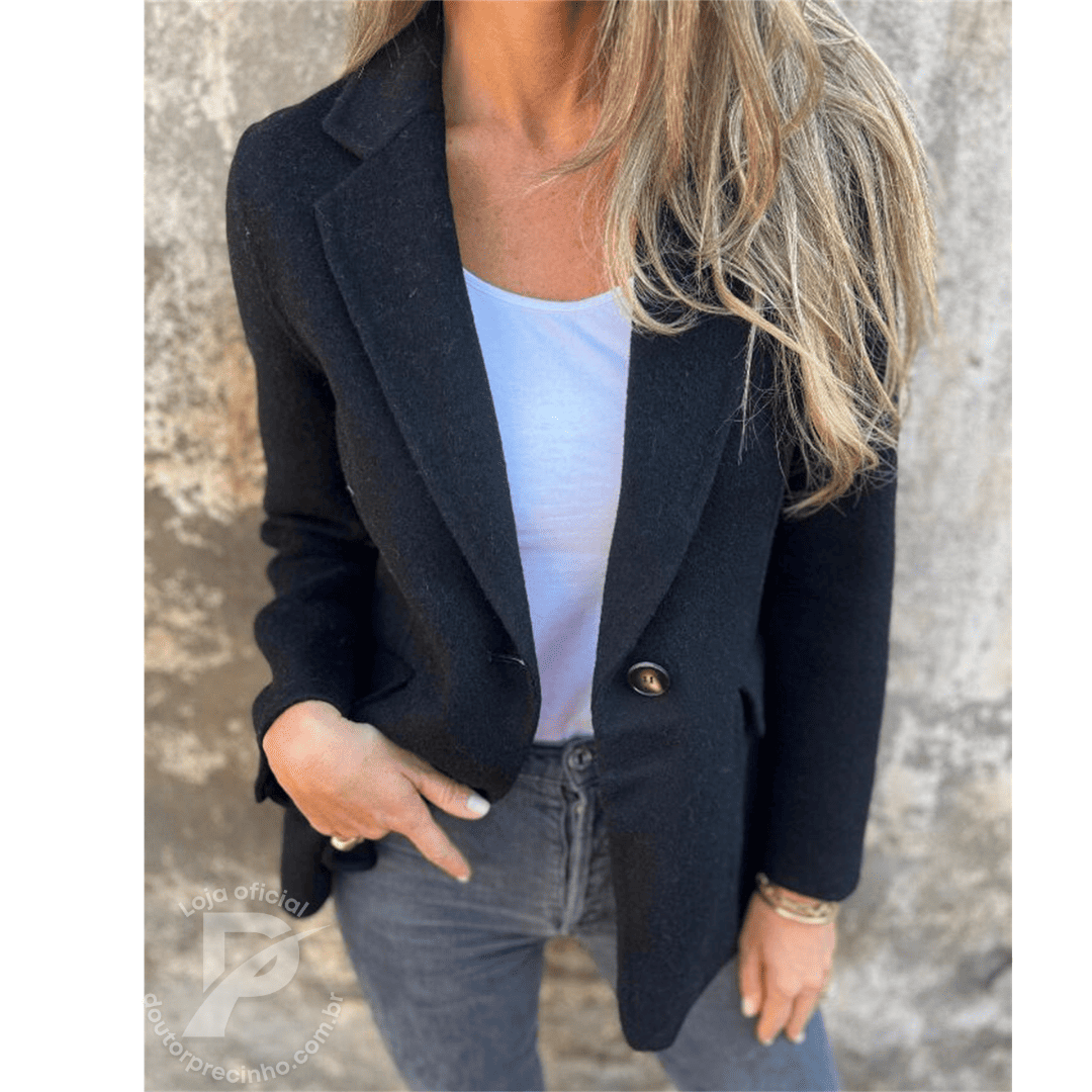 Blazer Feminino Elegante com Corte Acinturado e Lapela Clássica – Modelo Tarsila