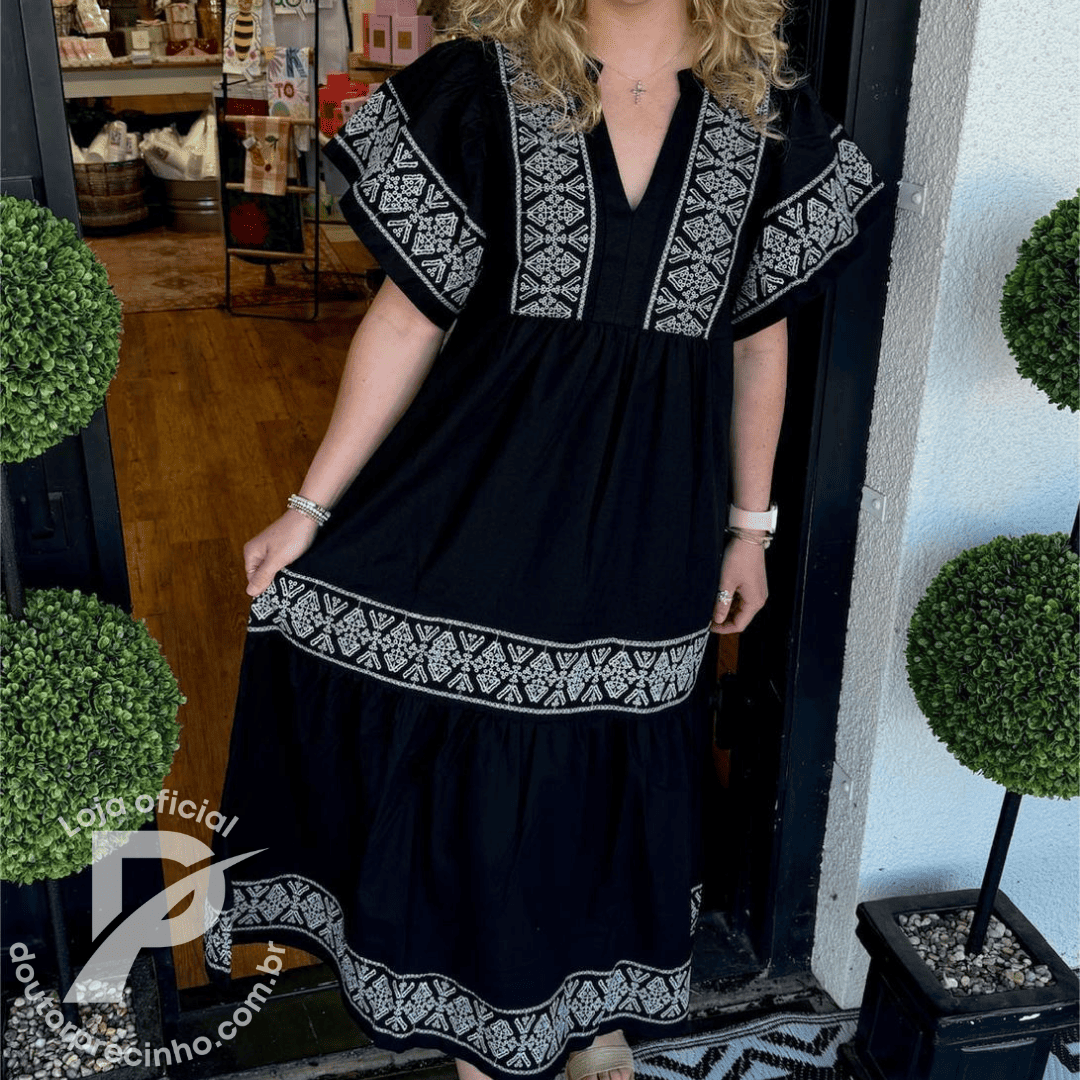 Vestido Feminino Amara - Modelo Longo com Bordado Étnico e Mangas Amplas