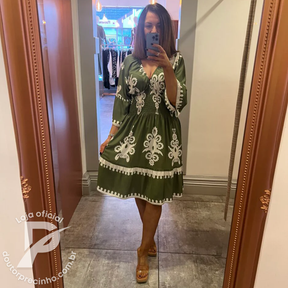 Vestido Feminino Ayla - Modelo Solto com Mangas Amplas e Detalhes Elegantes