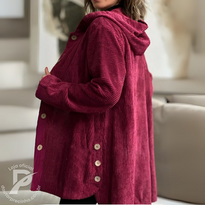 Casaco Brigite - Modelagem Oversized em Veludo Cotelê com Capuz
