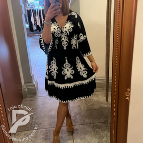 Vestido Feminino Ayla - Modelo Solto com Mangas Amplas e Detalhes Elegantes