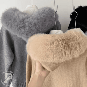 Casaco Thalina – Inverno Elegante com Capuz de Pelo