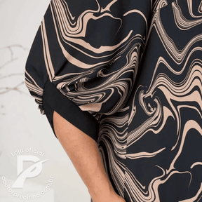 Vestido Feminino Thalita - Corte Midi com Estampa Abstrata e Mangas 3/4
