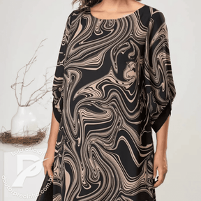 Vestido Feminino Thalita - Corte Midi com Estampa Abstrata e Mangas 3/4