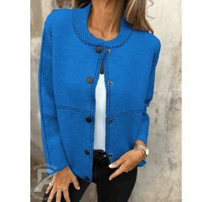 Casaco Feminino Branco com Bordado Contrastante e Botões – Modelo Ariella