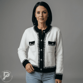 Casaco Feminino Bicolor com Botões Decorativos e Detalhes Trançados – Modelo Atena