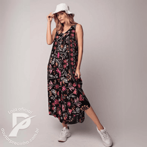 Macacão Feminino Lia - Estampa Floral com Modelagem Ampla e Botões Frontais