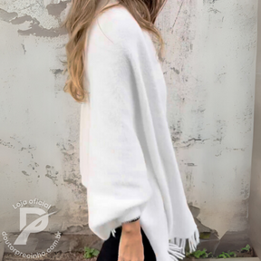 Poncho Feminino com Franjas Quitéria – Estilo, Aconchego e Elegância no Frio