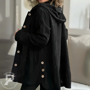 Casaco Brigite - Modelagem Oversized em Veludo Cotelê com Capuz