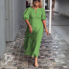 Vestido Romina – Elegância Atemporal com um Toque Moderno