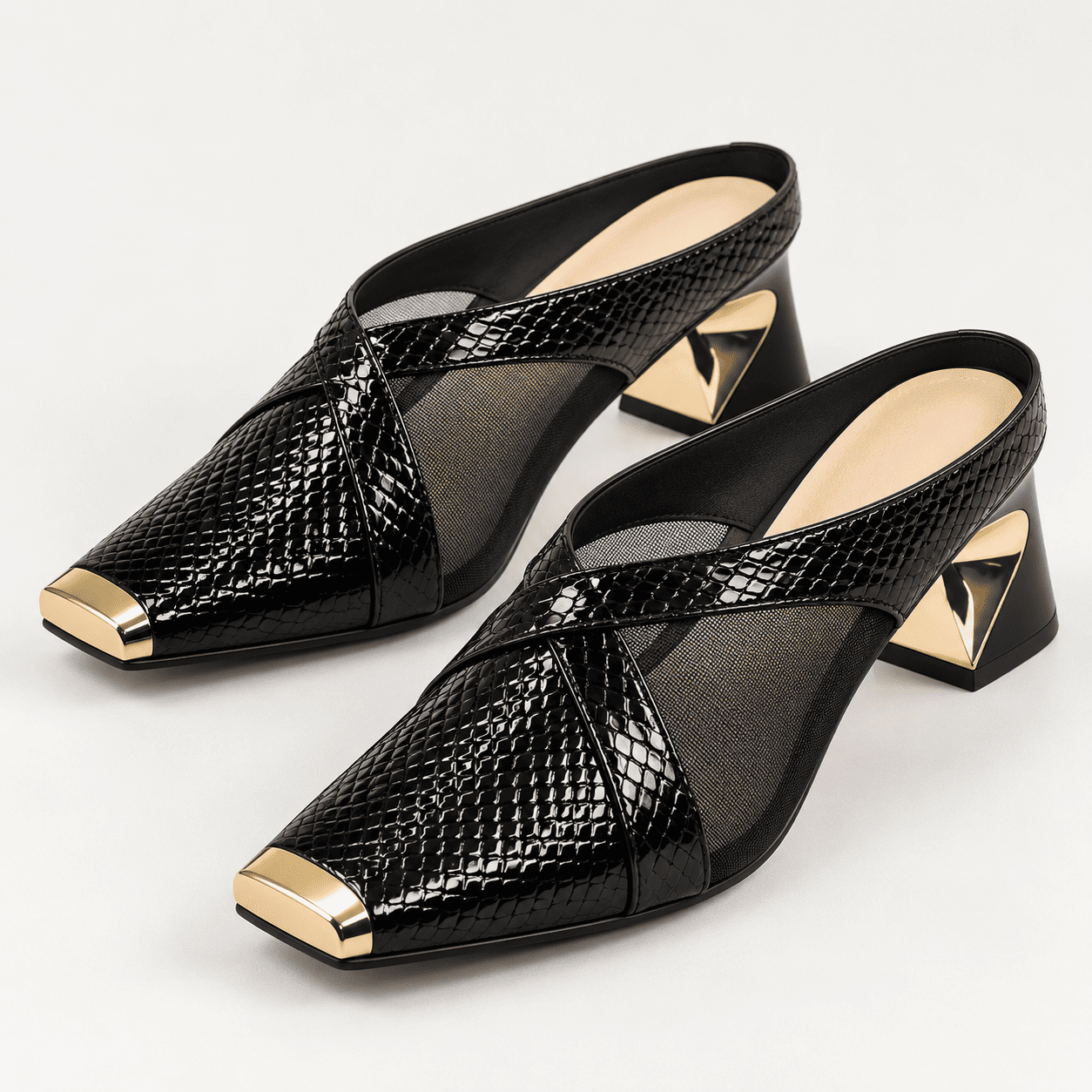 Mule Feminino Antonella com Salto Grosso e Ponteira Dourada