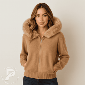 Casaco Thalina – Inverno Elegante com Capuz de Pelo